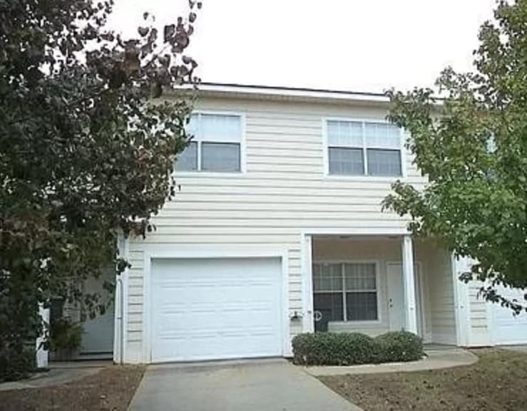 Front of the House - 79 Courtyard Way
