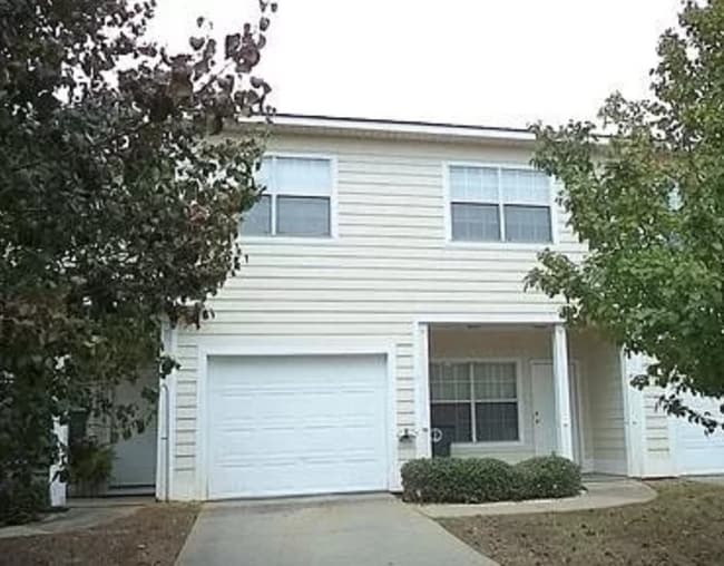Front of the House - 79 Courtyard Way