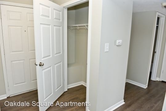 Building Photo - 1 br, 1 bath Apartment - Oakdale Square Ap...