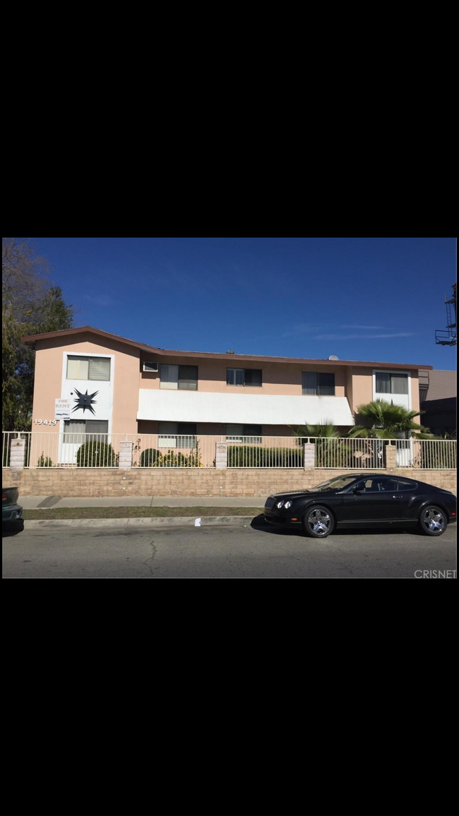 Foto del edificio - 19419 Victory Blvd