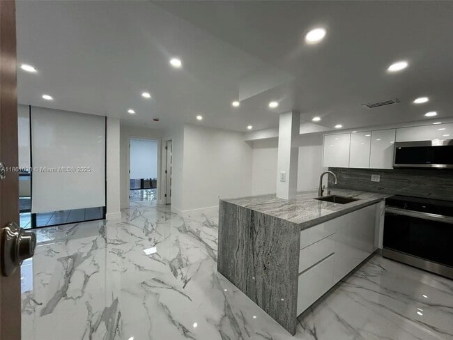 Foto del edificio - 11790 SW 18th St