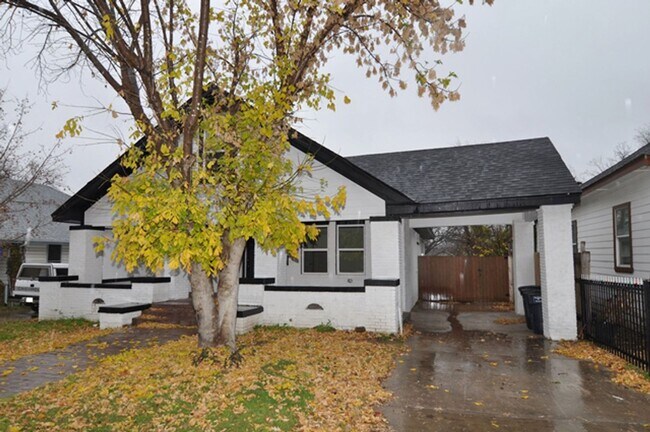 Foto del edificio - AVAILABLE NOW - Charming Fort Worth 4BR Home with Covered Porch, Private Deck & Spacious Layout N...