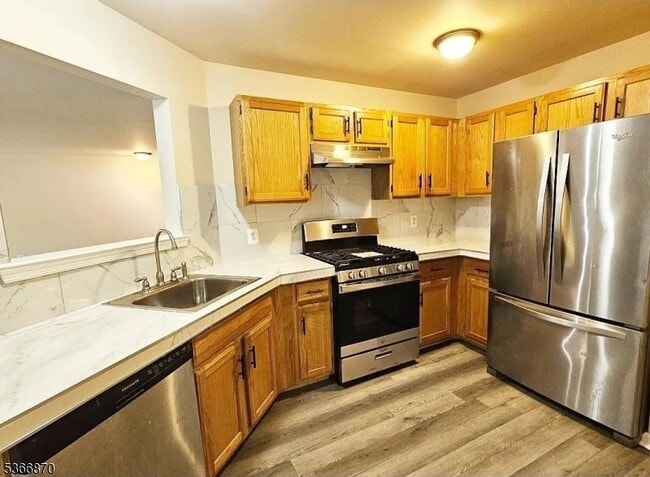 Building Photo - 906 Rhoads Dr