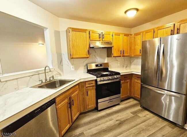 Foto del edificio - 906 Rhoads Dr
