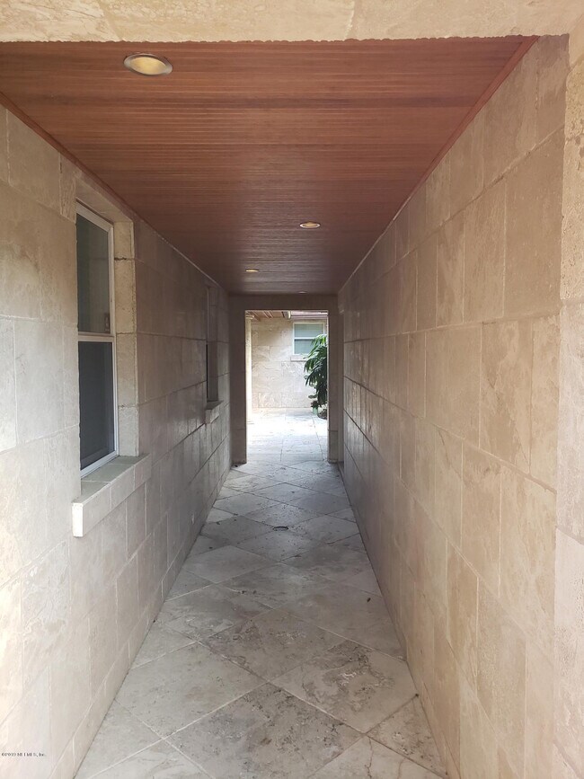 Building Photo - 88 Oakwood Rd