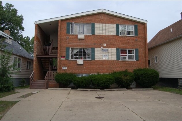 Foto del edificio - 2121 Darrow Ave