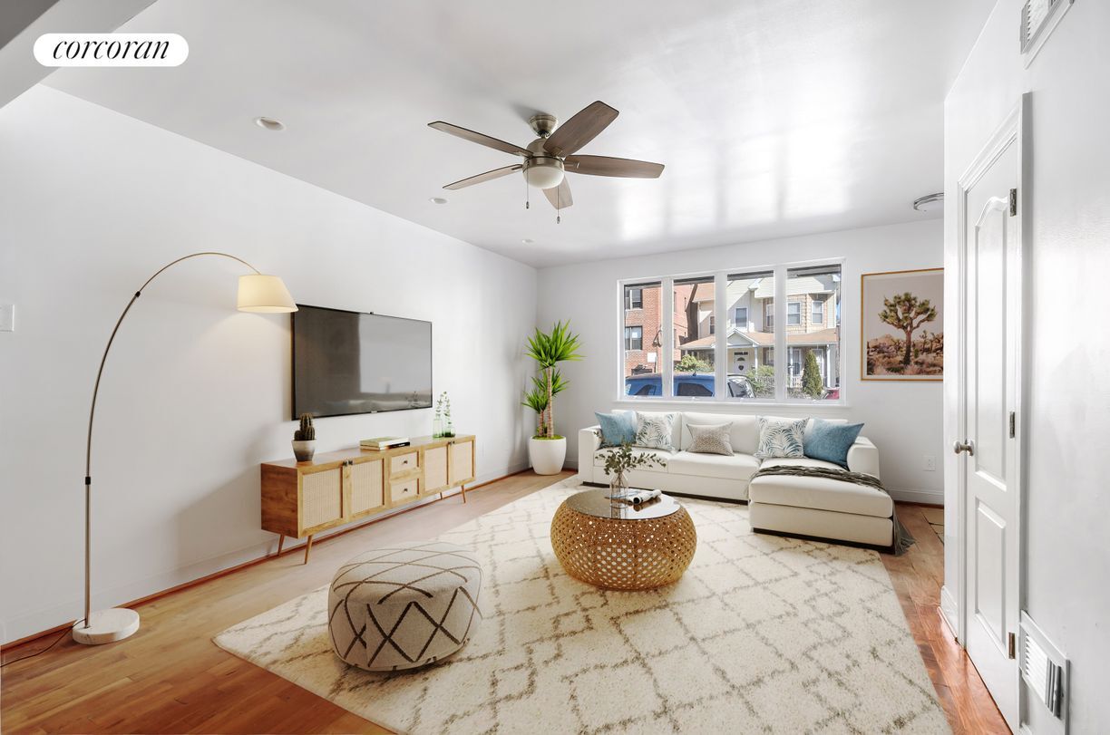Foto principal - 614 E 7th St