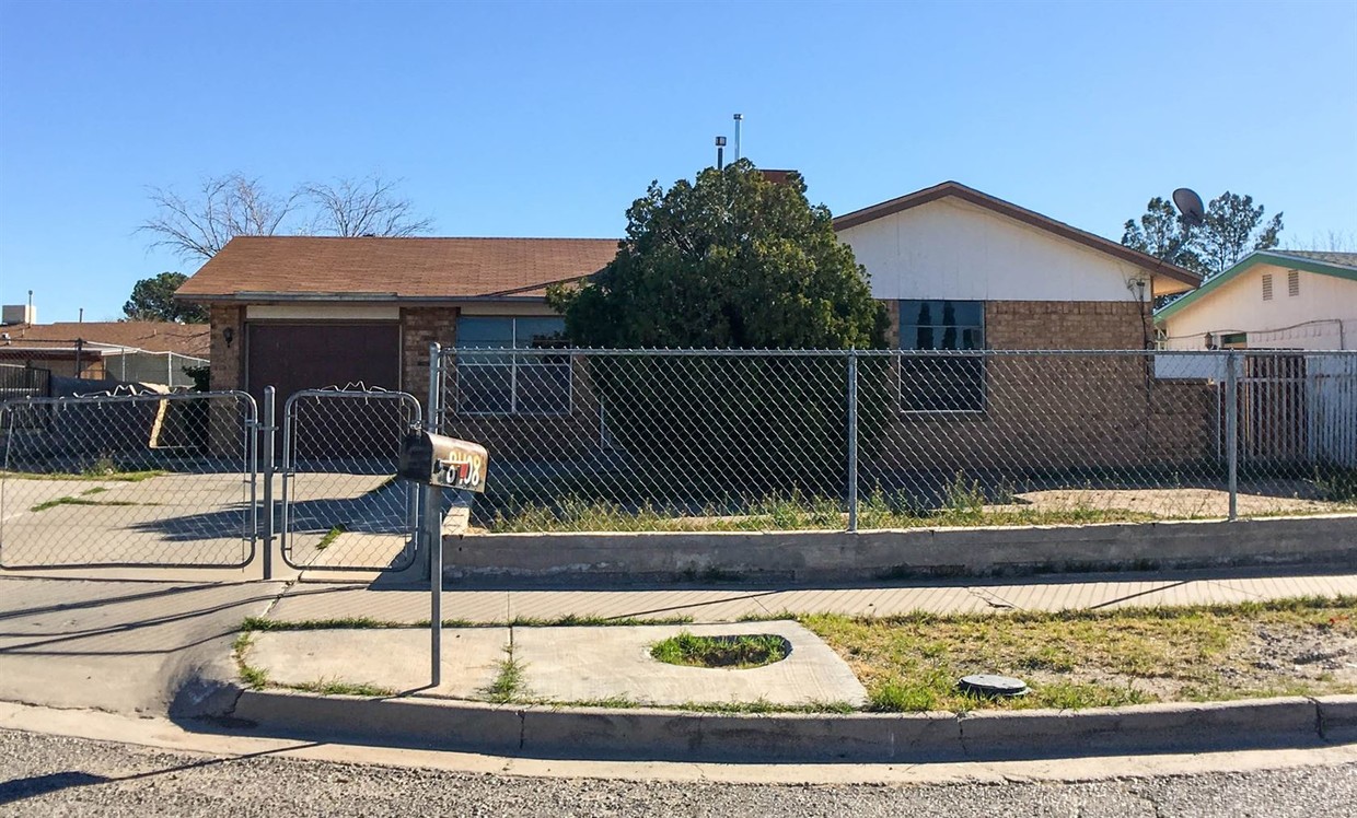 Primary Photo - 8408 Baylor Pl