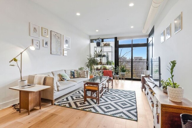 Photo - 1012 Harvard St NW House