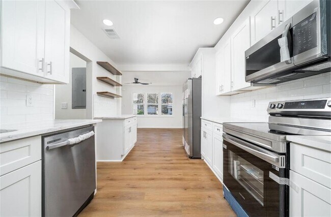 Foto del edificio - 2215 Gordon Cir