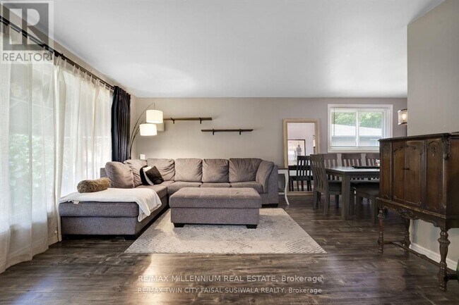 Photo du bâtiment - 158 Coach Hill Dr