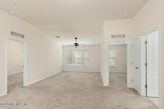 Building Photo - 218 Larkin Pl