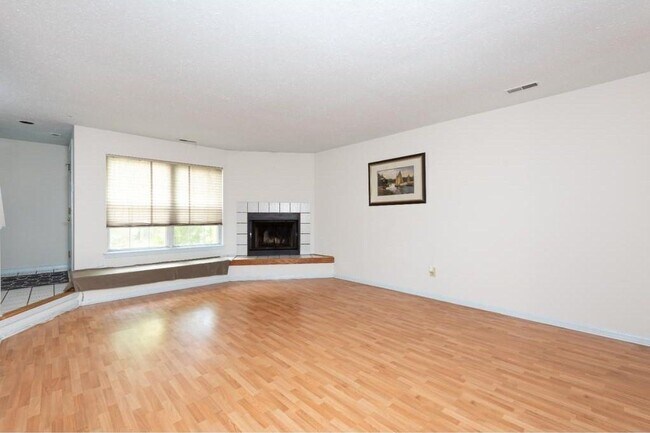 Building Photo - 58 Rampart Dr