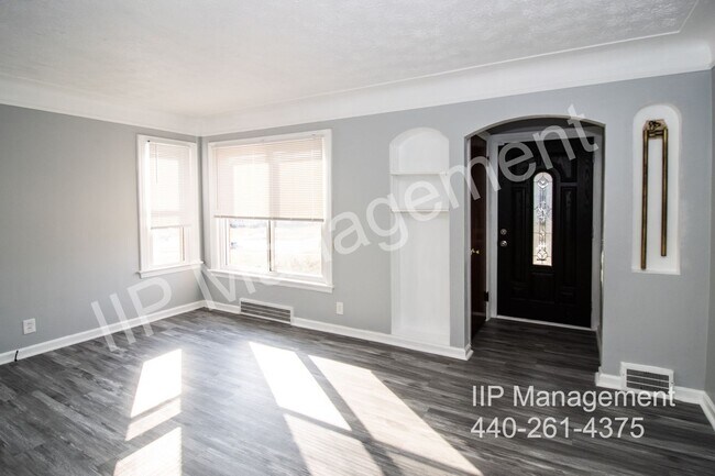 Foto del edificio - 11915 Granger Rd