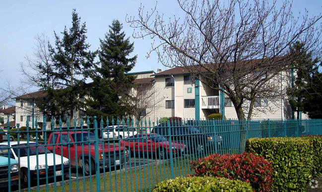 Foto del edificio - Buena Casa Apartment Homes
