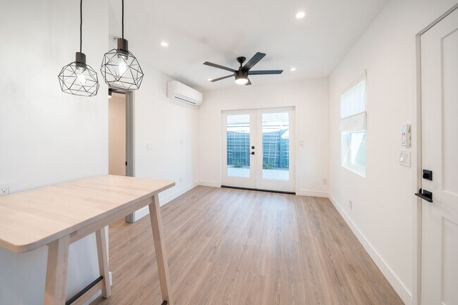 Building Photo - 2540 Commonwealth Ave