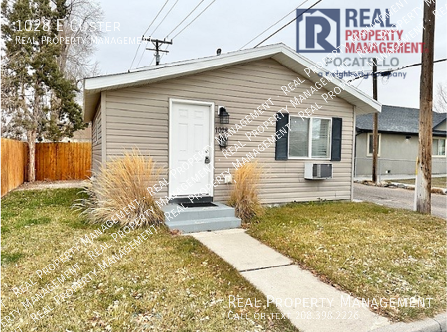 Foto principal - 1 bed 1 bath single family home - small do...