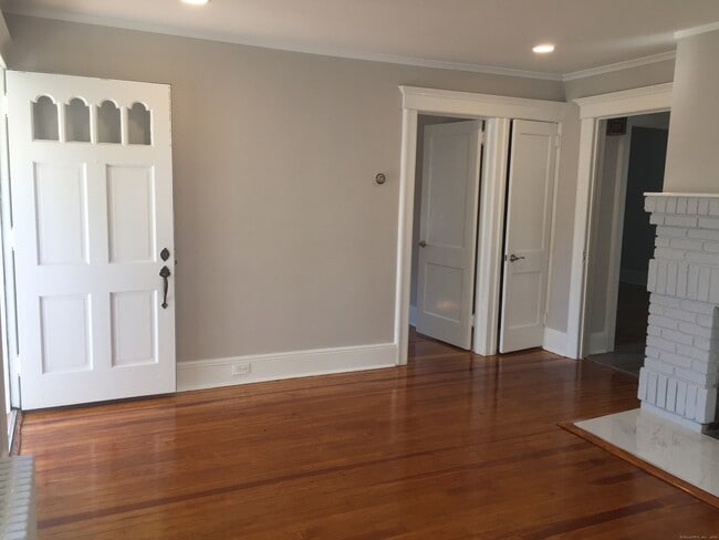 Building Photo - 269 Sound Beach Ave