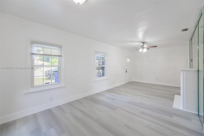 Foto del edificio - 1250 NW 43rd St