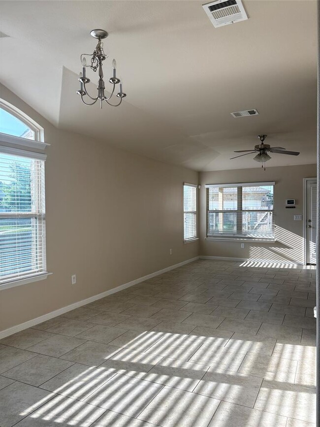 Foto del edificio - 713 Winnsboro Cove