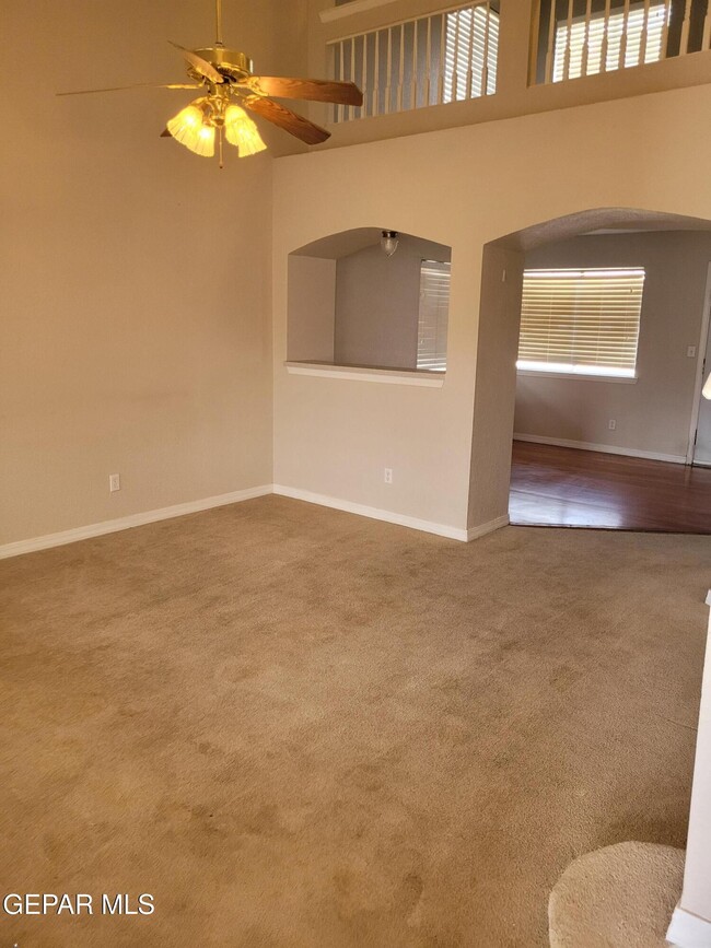 Building Photo - 11330 Loma Del Sol Dr