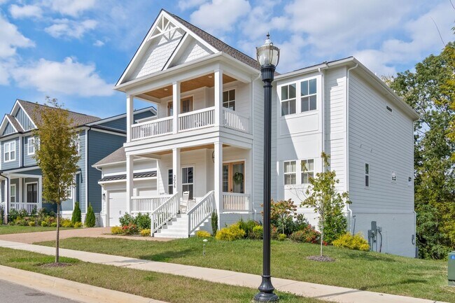 Foto del edificio - Now available in the highly desirable Lockwood Glen community in Franklin
