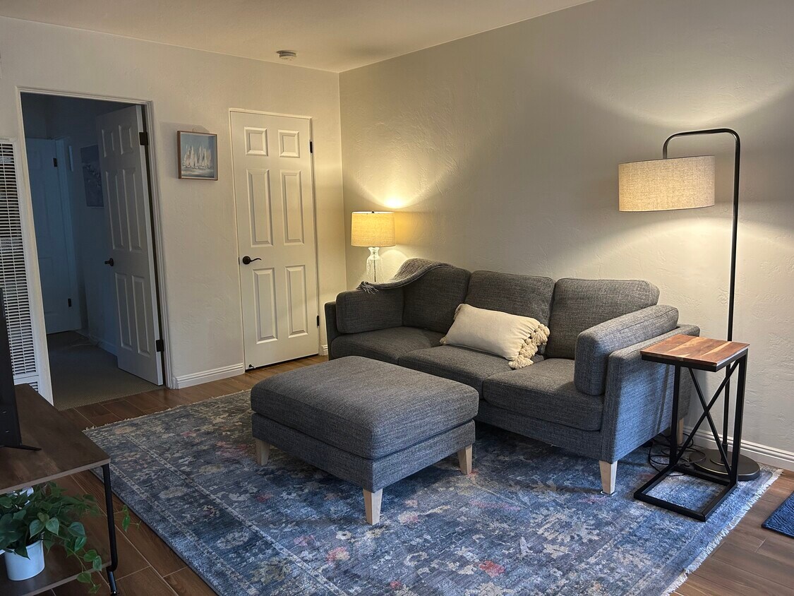 Foto principal - 856 Park Dr