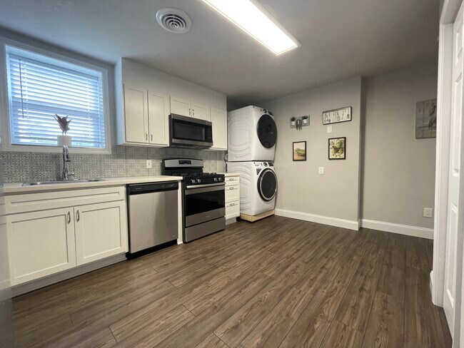 Foto del edificio - 3433 Illinois Ave