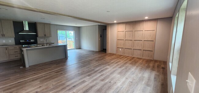 Building Photo - New 3 Bedroom 2 bath Honeybrook single on ...
