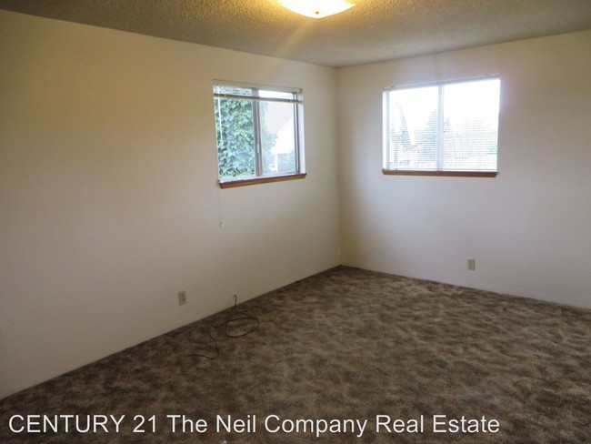 Building Photo - 863 Lookingglass Rd