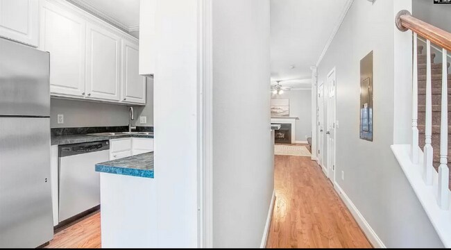 Foto del edificio - 334 Byron Rd