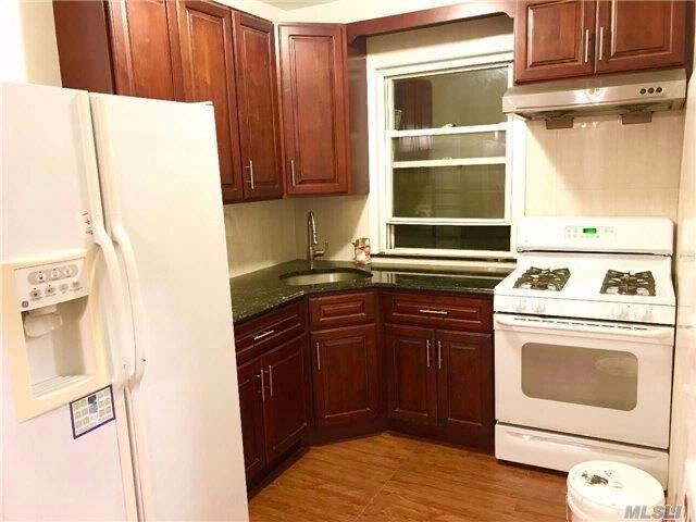 Foto principal - 710 College Point Blvd