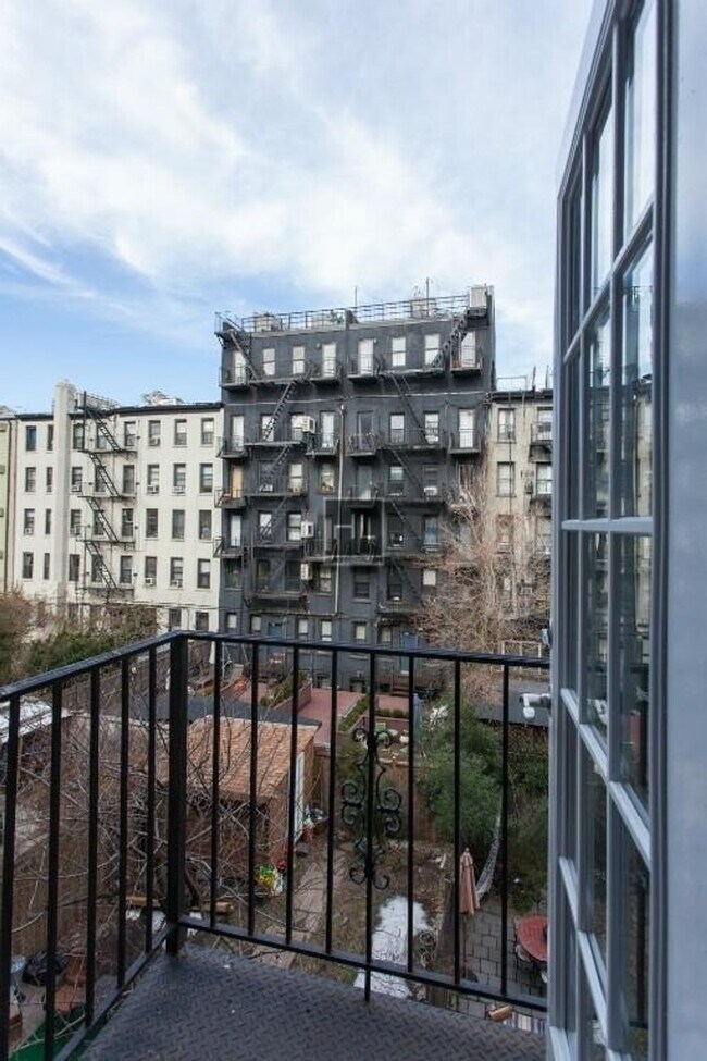 Foto del edificio - East 5th Street