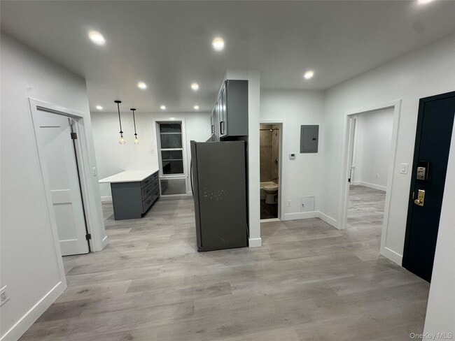 Building Photo - 18 Bay 22nd St