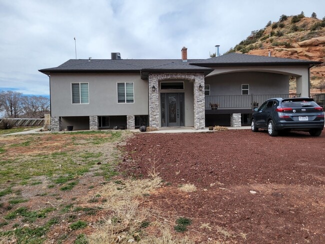 Building Photo - Spacious CUSTOM 4-Bedroom Home with 3 Bathrooms and an office in Hildale, UT - A Must-See Rental ...