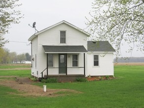 Building Photo - 50980 Silver St