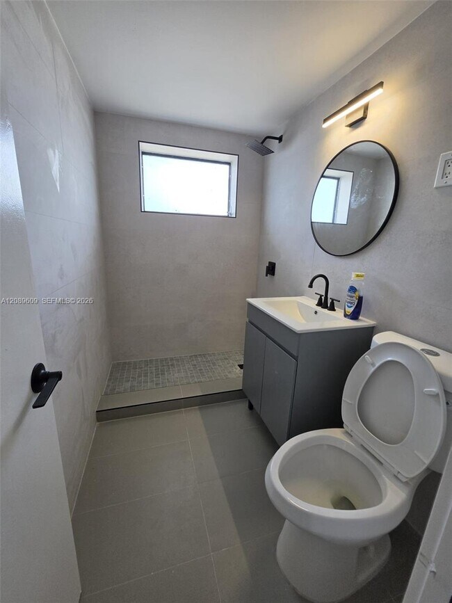 Foto del edificio - 7845 NE Bayshore Ct