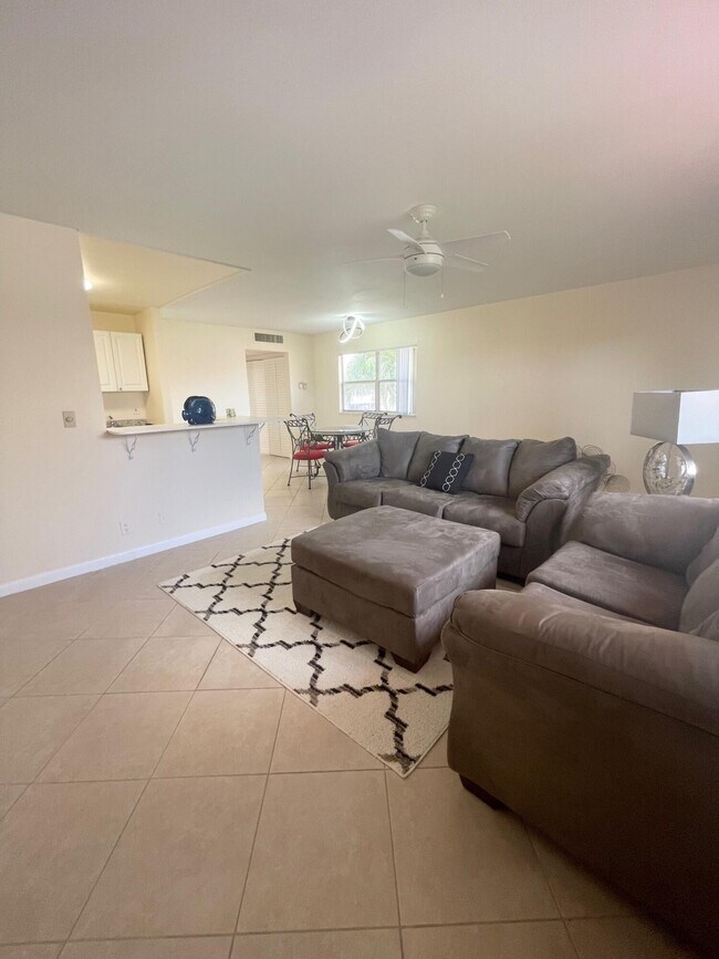 Building Photo - 314 Saxony Way