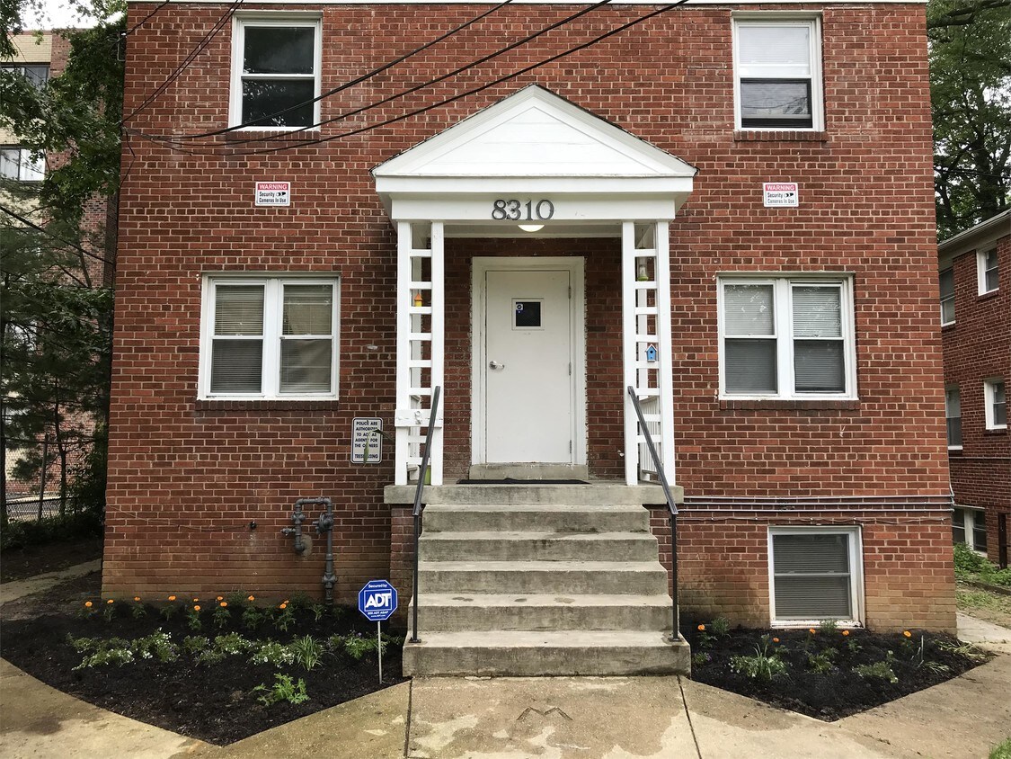 8310 Flower Ave Unit 1, Takoma Park, MD 20912 Room for Rent in Takoma