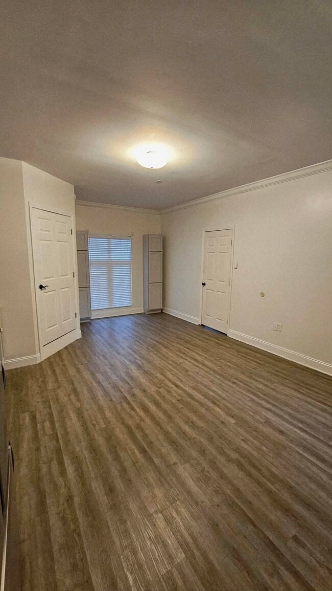 Foto del edificio - 7201 Cedarfield Rd