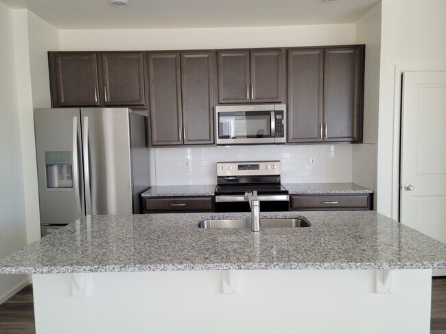 Kitchen - 1118 Anker Dr