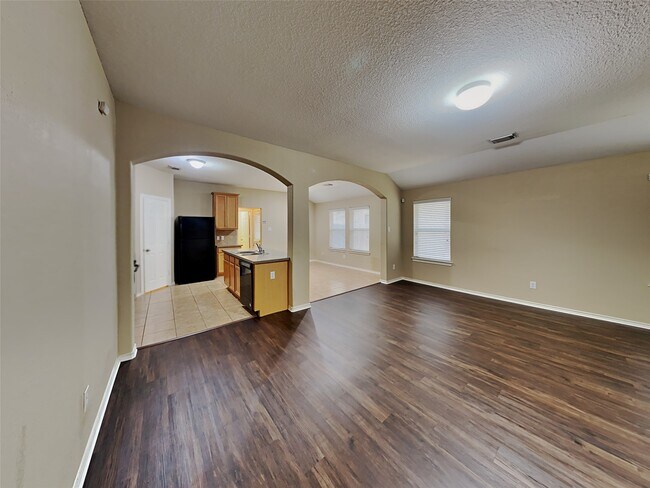 Foto del edificio - 9215 Birch Springs Dr