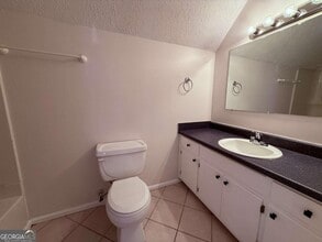 Building Photo - 4825 Red Oak Dr