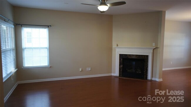 Foto del edificio - 12027 Stratfield Pl Cir