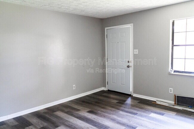 Foto del edificio - 129 Hillcrest Dr