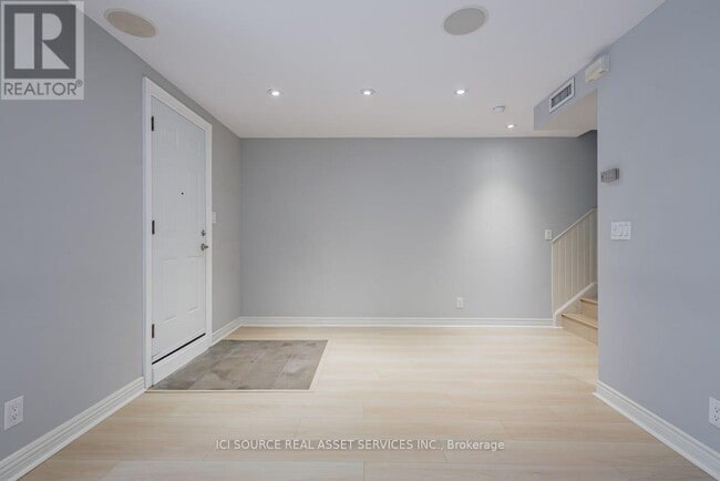 Building Photo - 108-108 Redpath Ave