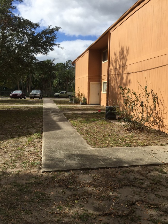 Building Photo - Double Eagle Apartments