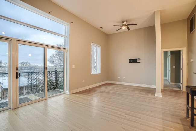 Foto del edificio - 2409 W Catalpa Ave