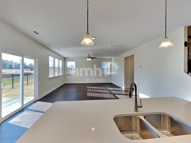 Building Photo - 5235 Virtue Ave