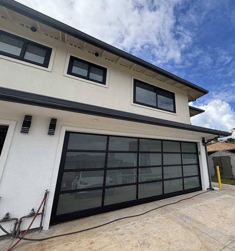 Primary Photo - 4030 Hoku Ave